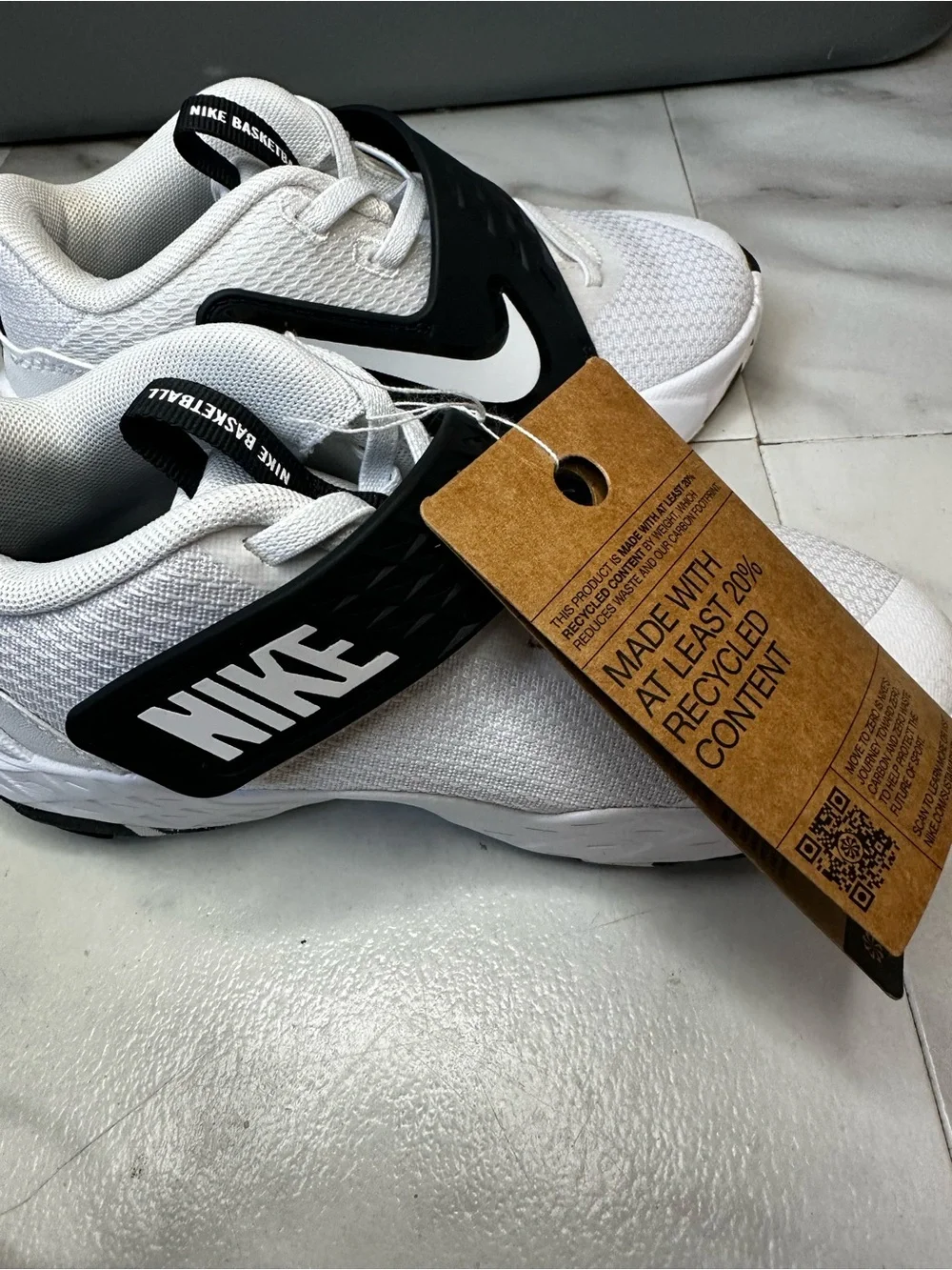 Nike Team Hustle D 12 black and white